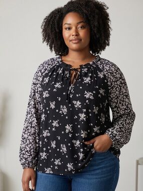 NWT-Torrid challis front tie blouse. Kirsten Ditsy floral in deep black. Size 0